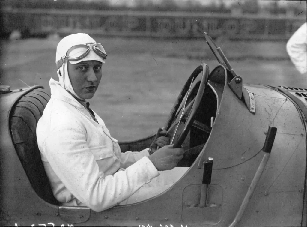 Hellè Nice at the Montlhéry circuit, 1929.